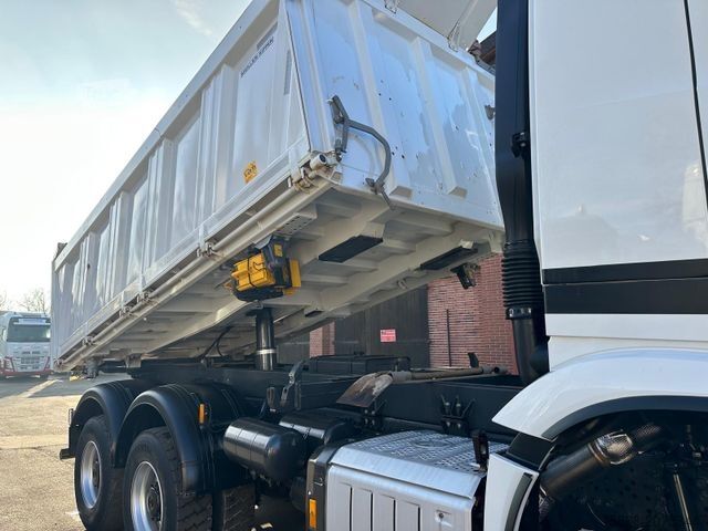 Τρίπλευρο ανατρεπόμενο φορτηγό MERCEDES-BENZ 3345 6x6 Meiller DSK AHK