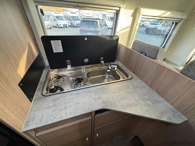 Ημιενσωματωμένο αυτοκινούμενο τροχόσπιτο CARADO T 338s