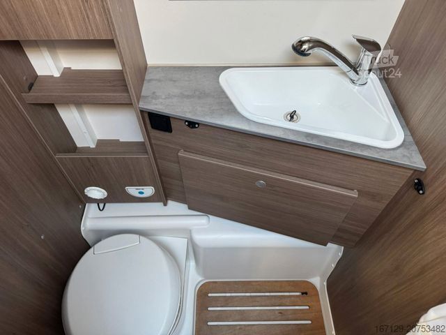 Ημιενσωματωμένο αυτοκινούμενο τροχόσπιτο CARADO T 338s