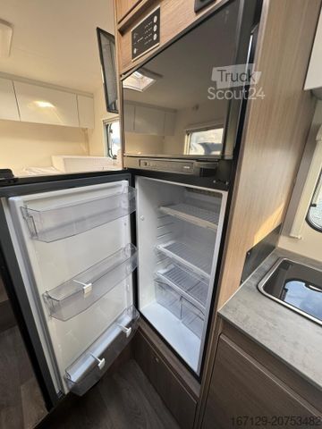 Ημιενσωματωμένο αυτοκινούμενο τροχόσπιτο CARADO T 338s