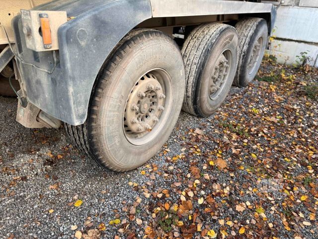 Ημιρυμουλκούμενο ανατρεπόμενο SCHMITZ CARGOBULL SKI24, SAF-Achsen, Rollplane