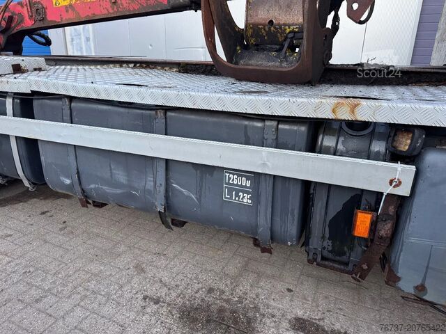 Kokmateriālu transportieris Scania R560 V8 **6X4+JONSERED 1020 CRANE**