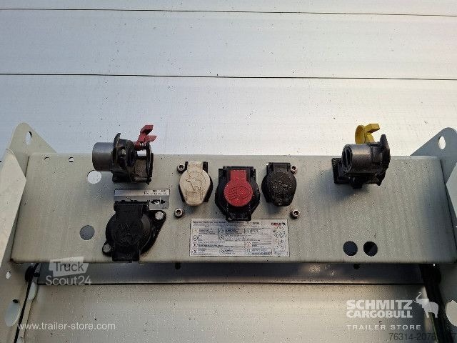 مقطورة نصفية مفتوحة مع قماش مشمع Schmitz Cargobull Curtainsider Standard Getränke