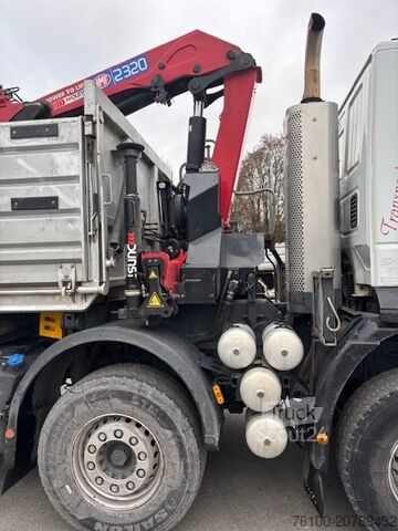 τρίπλευρο ανατρεπόμενο φορτηγό Iveco 500 Kipper+HMF 2320