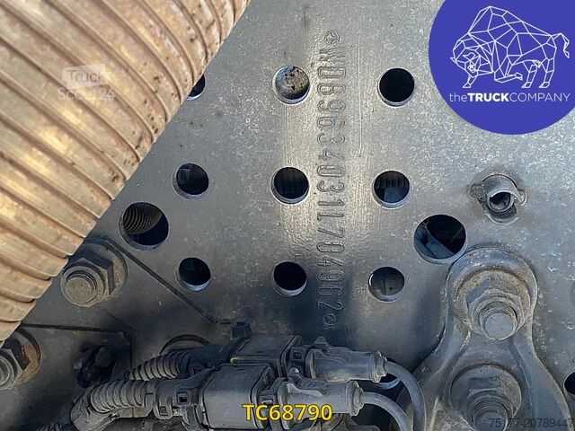 معيار SZM Mercedes-Benz Actros 1842