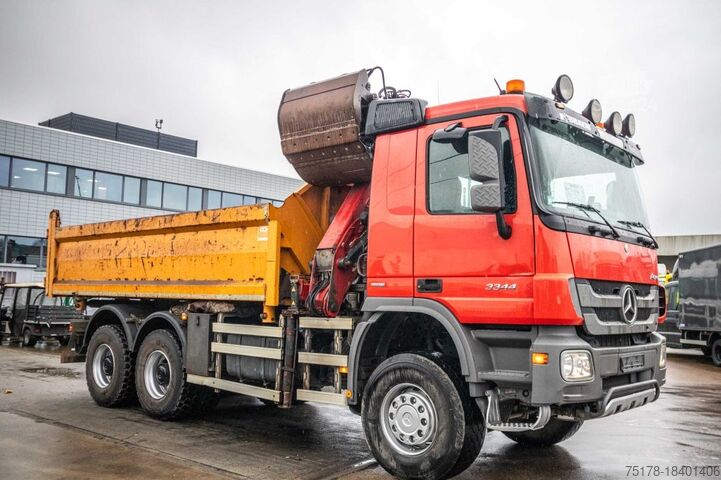 Camion-benne avec grue MERCEDES ACTROS 3344 AK - HMF1643 Z2