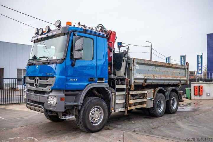 Camion-benne avec grue MERCEDES ACTROS 3344 AK - HMF 1643 Z2