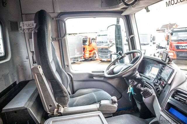 Volquete con grúa Mercedes-Benz ACTROS 3344 AK -MP3+HMF 1643 Z2