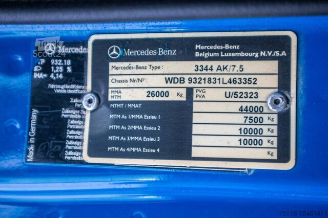 Volquete con grúa Mercedes-Benz ACTROS 3344 AK -MP3+HMF 1643 Z2