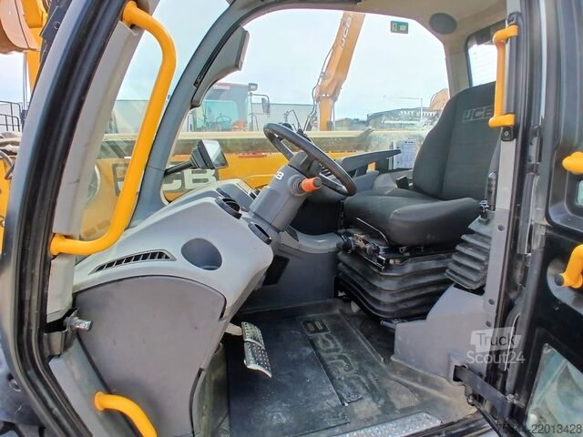 телескопичен товарач JCB 535-95 AGRI