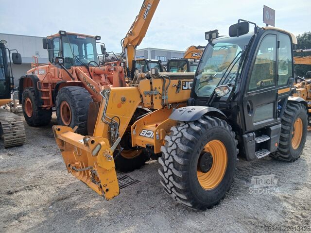 телескопичен товарач JCB 535-95 AGRI