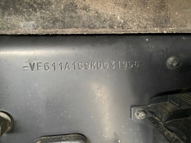 Standard tractor Renault T460 / Retarder / Stand Airco / 2x Tank