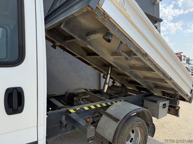 Autoutilitară basculantă trilaterală Iveco Daily 35C14 DOKA Kipper Euro6b ABS