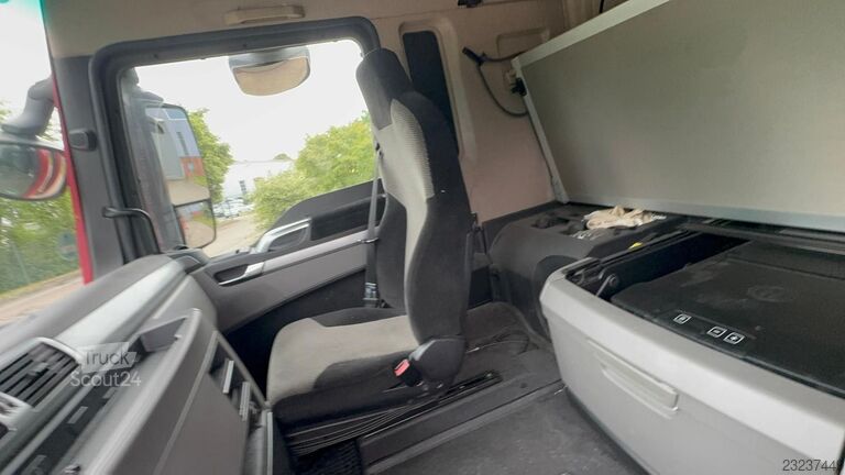 Стандартен влекач MAN TGX 18.460 4x2   Schlafkabine *retarder*