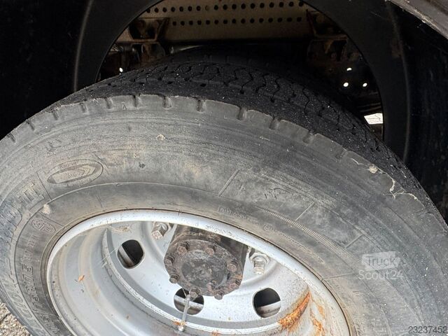 Камион-фургон FUSO Canter 7C15 Koffer mit Ladebordwand