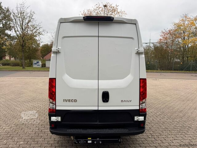 Ван с висока покривка IVECO Daily 50C18 Kastenwagen *Navi*Ahk**