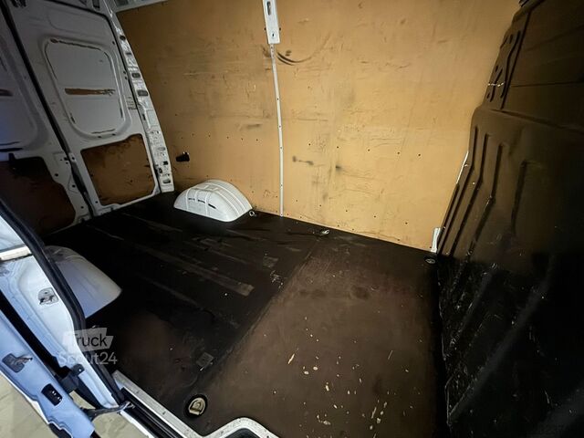 Ван с висока покривка IVECO Daily 50C18 Kastenwagen *Navi*Ahk**