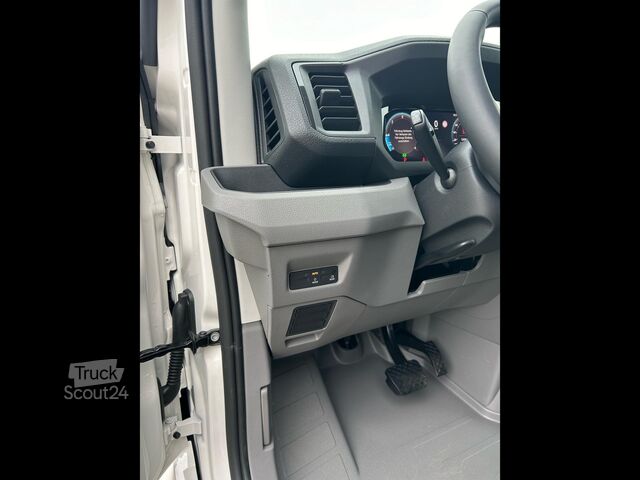 Furgone pick-up VW Crafter 35 2.0 TDI MR Aut / 5 J. Garantie 103k...