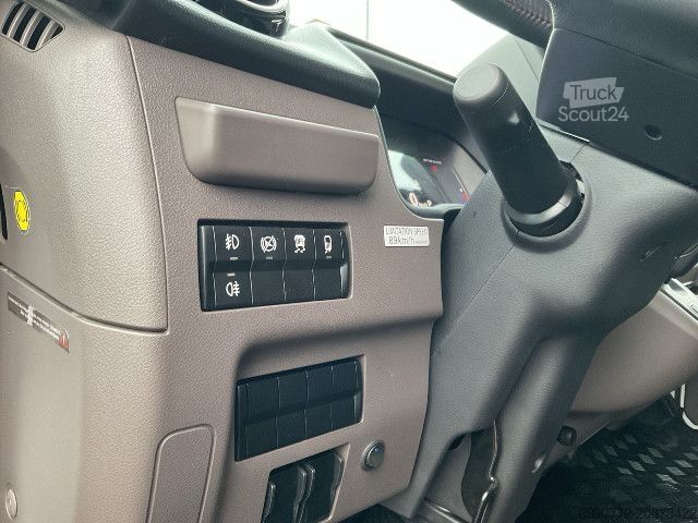 Furgoneta caja FUSO Mitsubishi eCanter 7C18 L-Bat Koffer Spier