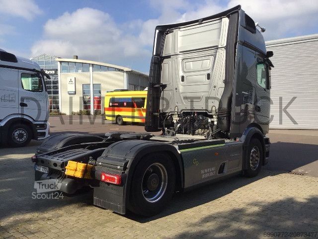 Standard nyergesvontató Mercedes-Benz Actros 1853 LS GigaSpace Retarder