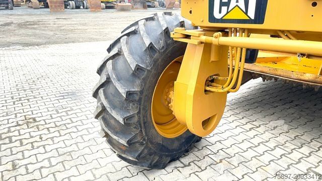Jordstabilisator WIRTGEN CAT RM 300 /Soil Stabilizer /Bodenstabilisierer