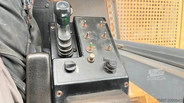 Jordstabilisator WIRTGEN CAT RM 300 /Soil Stabilizer /Bodenstabilisierer