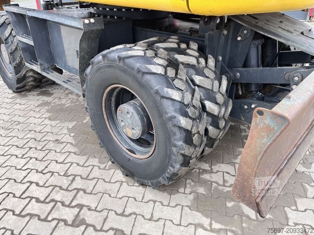 Мобільний екскаватор KOMATSU PW 160-11 Straßenzulassung + Anhängerkupplung
