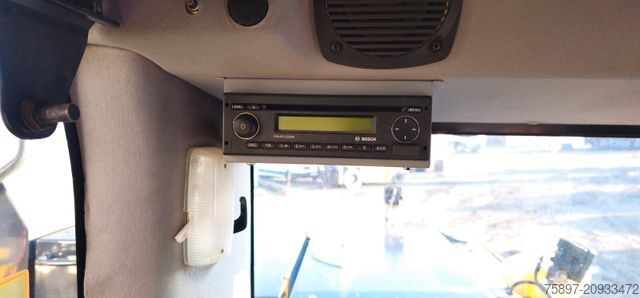 Мобільний екскаватор KOMATSU PW 160-11 Straßenzulassung + Anhängerkupplung