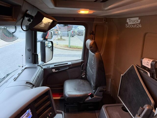 Plateforme de chargement ouverte Scania R490 8x4 PRITSCHE + KRAN HIAB 377 E-4 HIPRO + J...