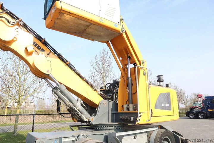 آلة معالجة المواد Liebherr LH 22 M | SORTING GRAB | BLADE