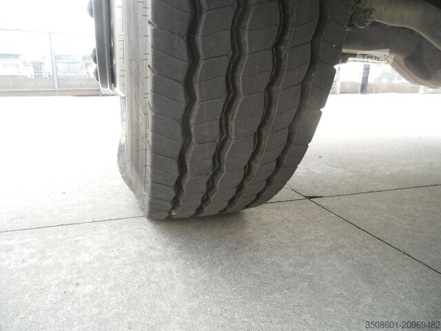 Teherautó Epsilon daruval SCANIA G 500 XT