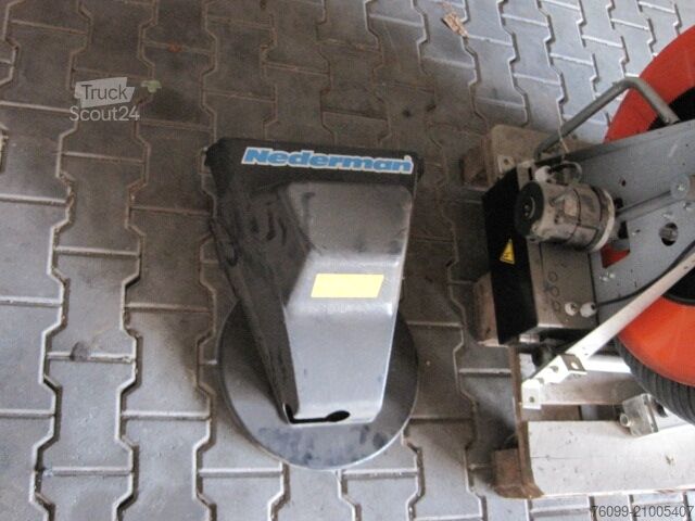 Nederman sistem za odsisavanje auspušnih gasova za kamione / putničke automobile  