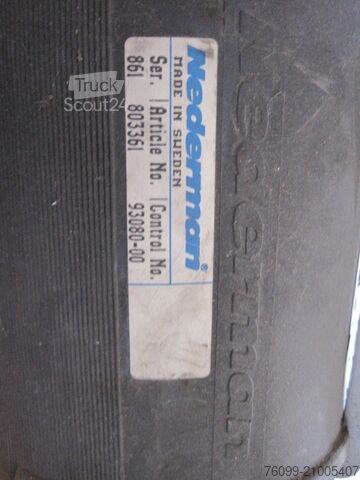 Nederman sistem za odsisavanje auspušnih gasova za kamione / putničke automobile  