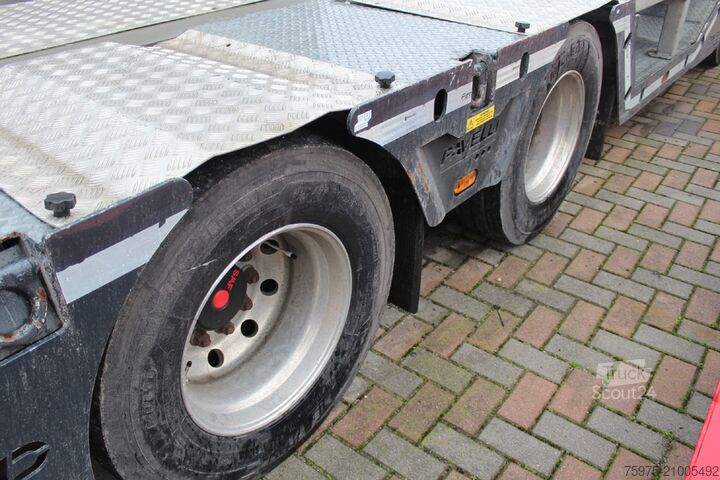 žemagrindė puspriekabė statybos technikos transportavimui pavelli carrellone trasporto veicoli buche usato