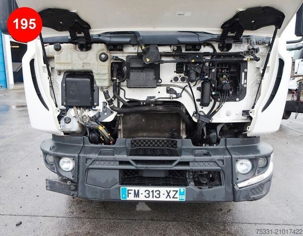 Camión caja RENAULT D 14 SLEEPER CAB