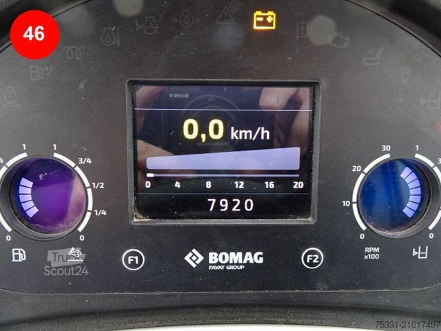 Rouleau monocylindre BOMAG BW 141 AD-5