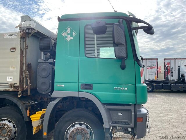 Camion-benne tricar Mercedes-Benz Actros MP III 3544/8x4/4 Actros MP III 3544/8x4/4, 3 Pedale