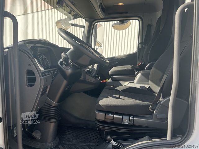 Châssis de fourgon Mercedes-Benz Atego 818/23 K 4x2 Atego 818/23 K 4x2, 2x AHK, 5x VORHANDEN!