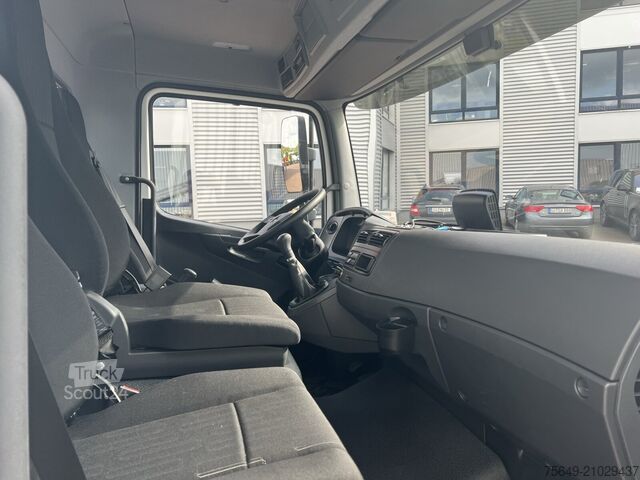 Châssis de fourgon Mercedes-Benz Atego 818/23 K 4x2 Atego 818/23 K 4x2, 2x AHK, 5x VORHANDEN!