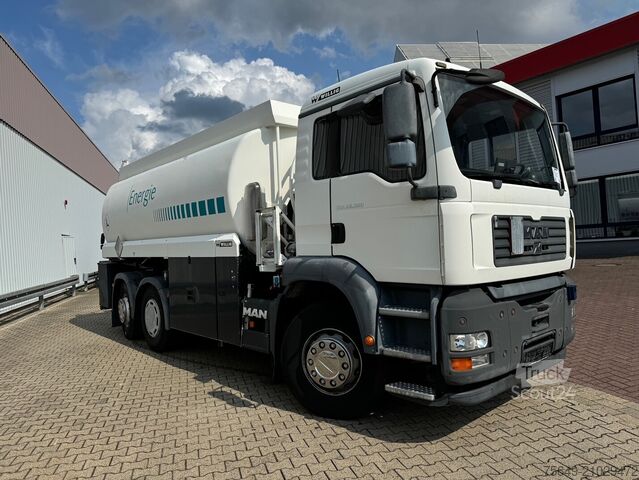 LKW mit Tankaufbau MAN TGA 26.390 6X2-4 BL TGA 26.390 6X2-4 BL, Lenk-/Liftachse, Willig Tankaufbau ca. 20.000l, 3 Kammern