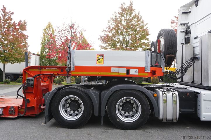 Spacia kabína a gondolový náves MAN TGX 28.510 6×2/ Kässbohrer LB2 TIEF-BETT