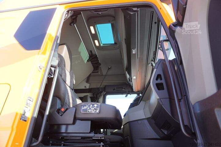 Standard tractor unit MAN TGX 33.580 6x4 tractor unit / GVM 70000