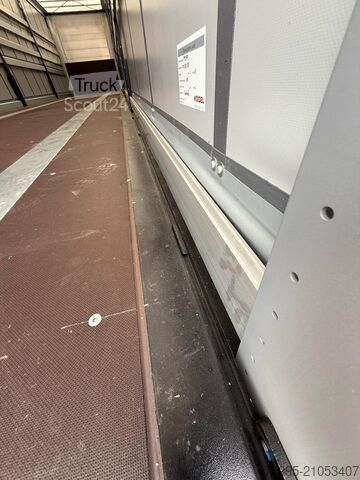 Semi-reboque aberto com lona Kögel 3Achs Standard Curtainsider Liftachse PalKasten