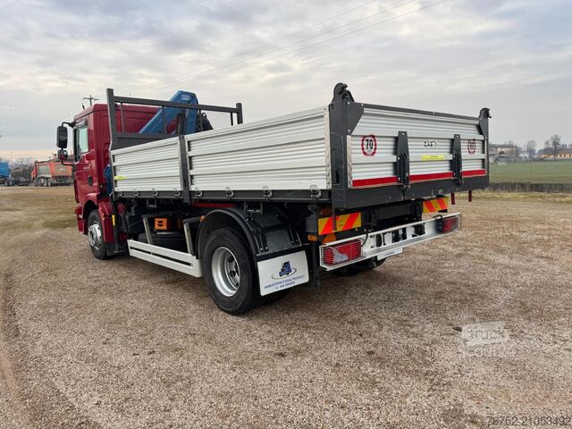 γερανός τοποθετημένος σε φορτηγό Man TGM 15.250