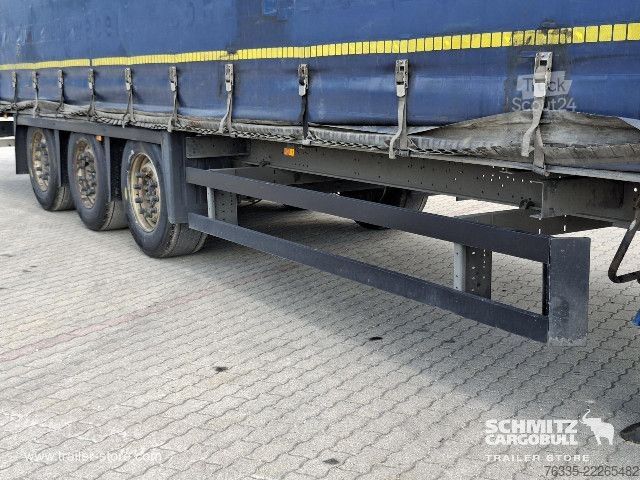 Åpen semitrailer med presenning Schmitz Cargobull Curtainsider Mega