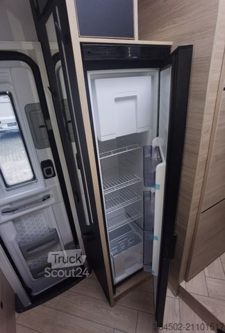 Half-integraal camper CHALLENGER 317 Graphite Edition m. Hubbett