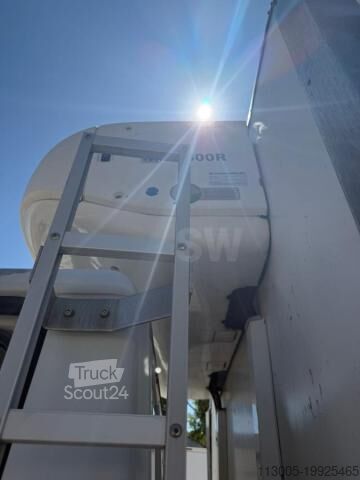 Camion frigorifique Iveco 120E22