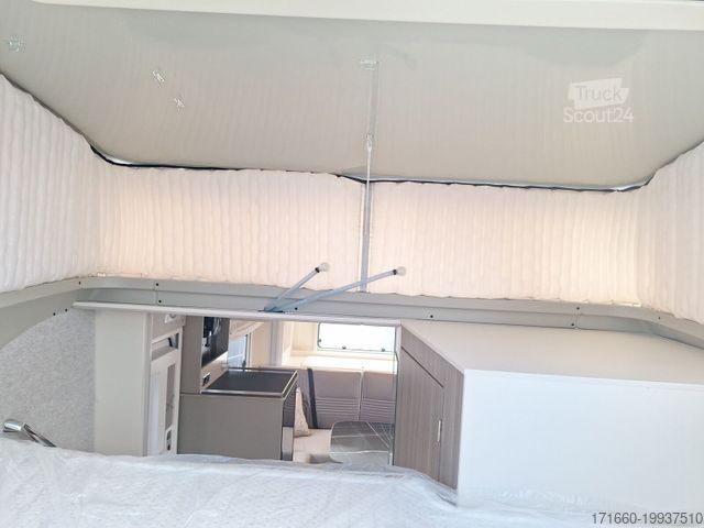 Polintegriran avtodom BÜRSTNER Lyseo Gallery TD 649 G Automatik - 180 PS