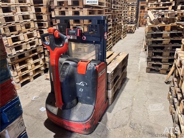 Gaffeltruck Linde D06 pallet stacker