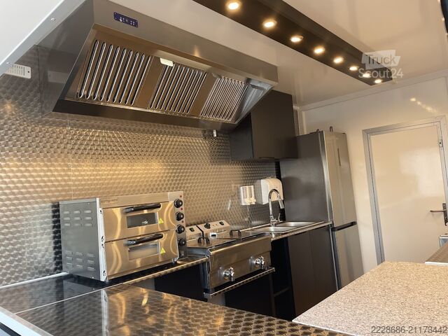 Verkaufsanhänger. | Neufahrzeug Imbissanhänger Grillwagen Finanzierung und Leasing möglich